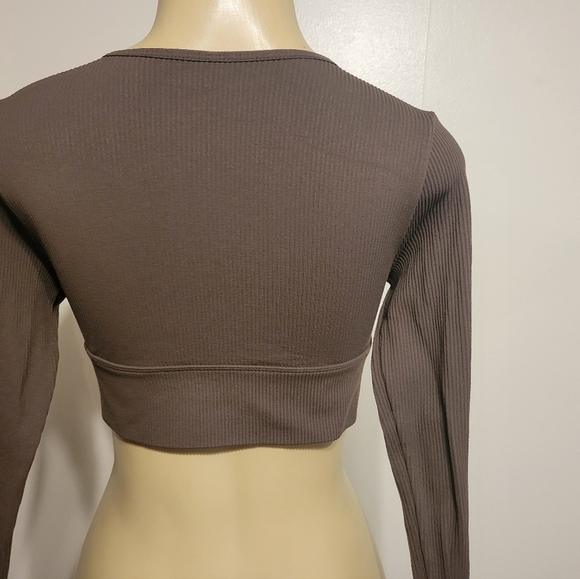 Garage Green Long Sleeved Crop Top  Medium Summer Y2K V-Neck - Picture 3 of 4